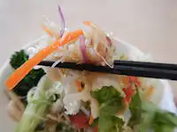 ガスト 蒸し鶏とキノコのサラダ