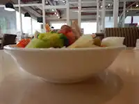 ガスト 蒸し鶏とキノコのサラダ