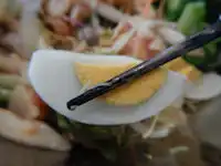 ガスト 蒸し鶏とキノコのサラダ