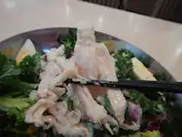 ガスト 蒸し鶏とケールのサラダ