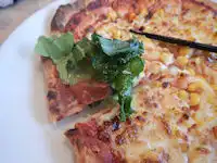 ガスト 蒸し鶏とケールのサラダ