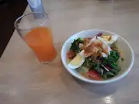 ガスト 蒸し鶏とケールのサラダ