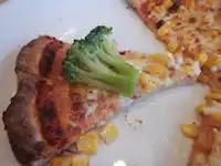 ガスト 蒸し鶏とケールのサラダ