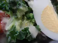 ガスト 蒸し鶏とケールのサラダ