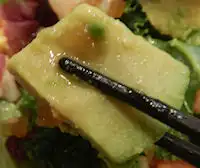 ガスト　海老アボカドとケールのサラダ