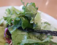 ガスト　海老アボカドとケールのサラダ