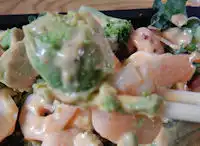 ガスト　海老アボカドとケールのサラダ