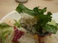 ガスト　海老アボカドとケールのサラダ