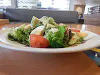 ガスト　海老アボカドとケールのサラダ