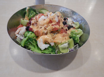 ガスト 海老とフルーツのサラダ