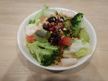 ガスト 海老とフルーツのサラダ