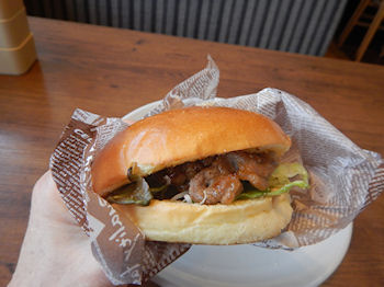 �K�X�g ���J���r�Ă��o�[�K�[