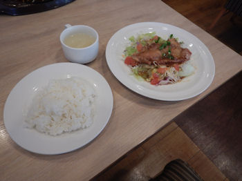 �K�X�g ���Ҍ{