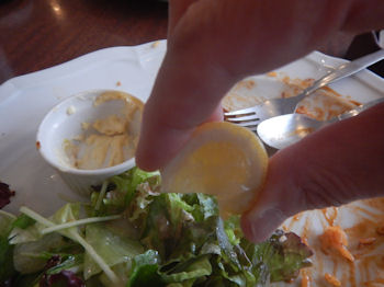 �T���_�Ƀ�����